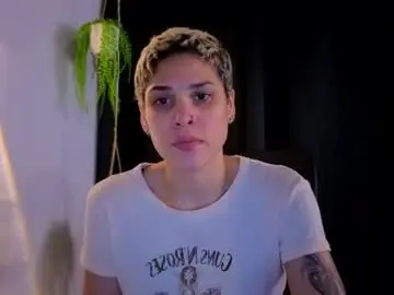 Chaturbate Best live sex cam show of laura_r23