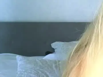 Chaturbate Live Sex Cam of larine_morgan