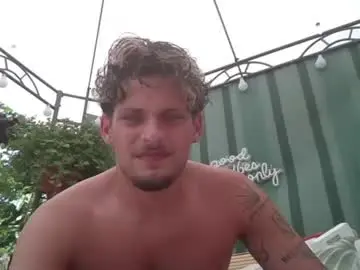 Chaturbate Adult Webcams of roberto_twink1
