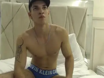 Chaturbate Adult Webcam of adrien_monteiro