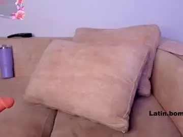 Chaturbate Free Porn Cam of cute_molly18