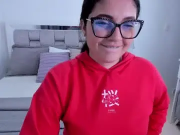 Chaturbate Live Sex Cam of camila_buitrago