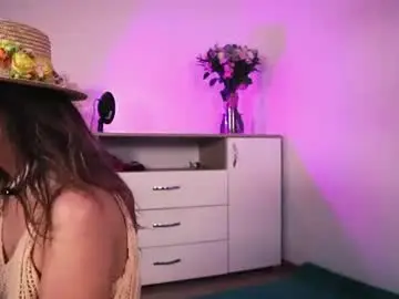 Chaturbate Watch Live Sex Cams of misslullu