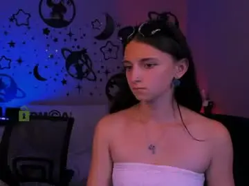 Chaturbate Live Porn of emilia_fly