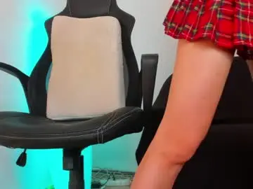 Chaturbate Live Sex Cam of sweet_lil_thing