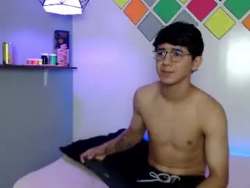 Chaturbate Live Sex Cam of axel_rose20
