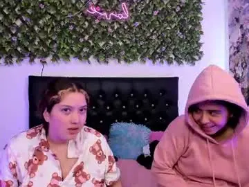 Chaturbate Sex Cam of zoe_and_valeria