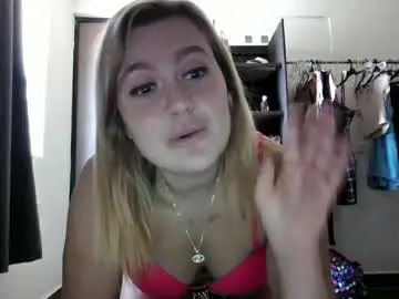 Chaturbate Live Sex Cam of avery_doll21