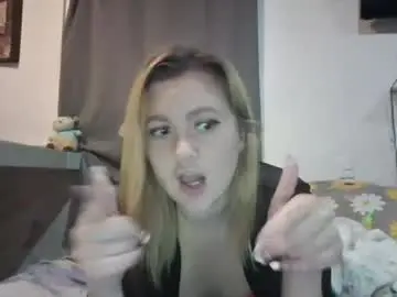 Chaturbate Live Sex of avery_doll21
