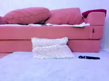 Chaturbate Live Sex Cam of crystalnut