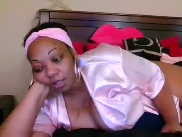 Chaturbate Sex Cam of brownroundrenee