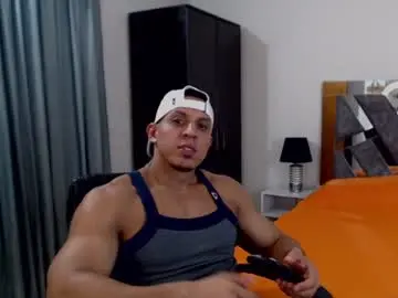 Chaturbate Free Porn Cam of frank_heaven_shore