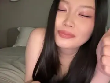 Chaturbate Live Sex Cam of jennie_yung