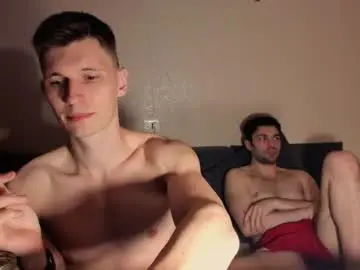 Chaturbate Live Sex Cam of kevin_hornyyy