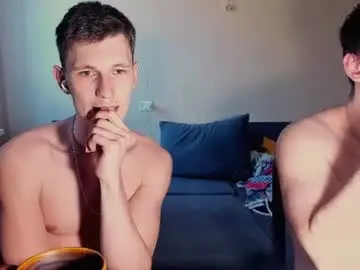 Chaturbate Free Porn Cam of kevin_hornyyy