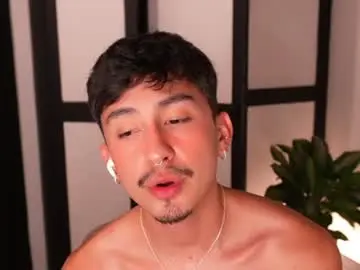 Chaturbate Adult Webcam of sweettaaron