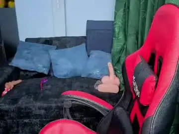 Chaturbate Live Sex Cam of charlottee_lovee69