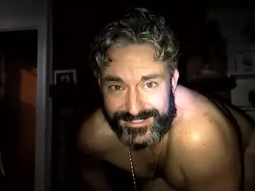 Chaturbate Free Porn Cam of hungitalian40