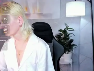 Chaturbate Watch Live Sex Cams of julie_lucasss