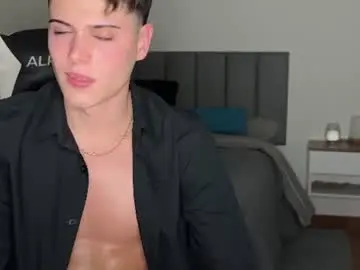 Chaturbate Watch Live Sex Cams of thomassex0