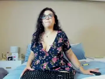 Chaturbate Live Sex Cam of mid_nightpeach