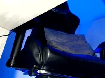 Chaturbate Live Sex Cam of woondeer17