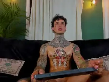 Chaturbate Free Porn Cam of aron_ford