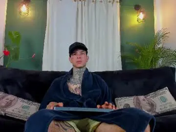 Chaturbate Watch Live Sex Cams of aron_ford