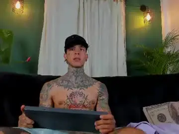 Chaturbate Sex Chat of aron_ford