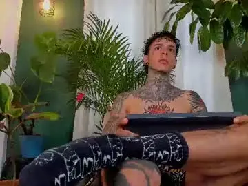 Chaturbate Live Porn of aron_ford