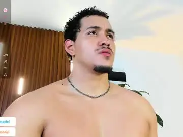 Chaturbate Best live sex cam show of lucasanto_
