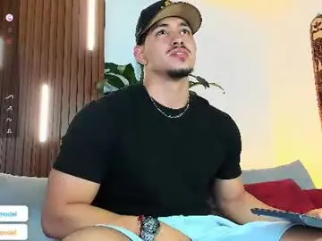 Chaturbate Best live sex cam show of lucasanto_