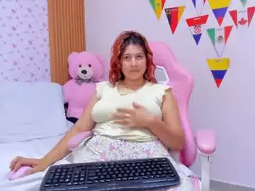 Chaturbate Live Sex Cam of soyqeen