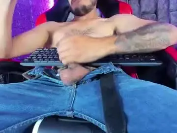 Chaturbate Live Sex Cam of axell_cross2