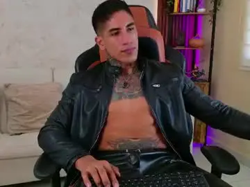Chaturbate Free Porn Cam of chris_reilly