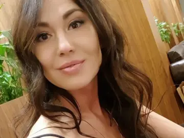 Imlive Free Live Porn of JulianaGold33