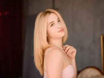 Imlive Adult Webcam of HazelWhitess