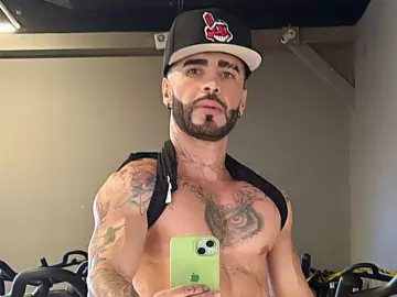 Imlive Live Sex of LancelotBenwick1