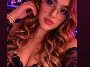 Myfreecams Live Sex Cam of Adele_cruzz