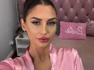 Myfreecams Live Sex Cam of BelovedKhlloe