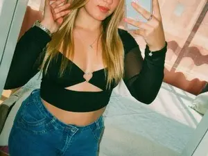 Myfreecams Sex Chat of Ema_tayy