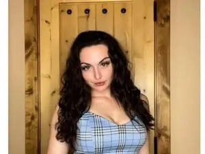 Myfreecams Nude Webcam of BaddiexM