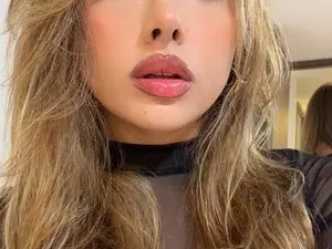 Myfreecams Live Sex Cam of DaniRouge