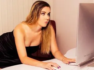 Myfreecams Free Porn Cam of SophiestiqueM