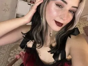 Myfreecams Free Live Porn of LissaLucy