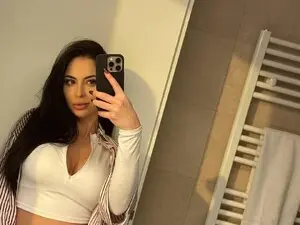 Myfreecams Live Sex Cam of ChloeDevine