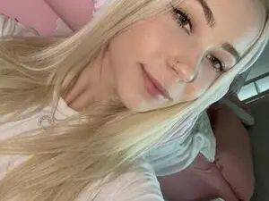 Myfreecams Adult Webcam of Snowkitty