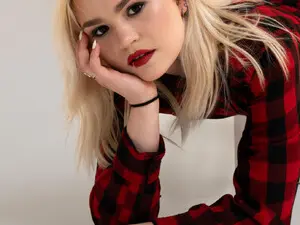 Myfreecams Watch Live Sex Cams of Lily_HOT