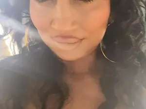 Myfreecams Live Porn of BlackRoxxx
