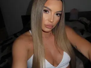 Myfreecams Nude Webcam of Miaastarr